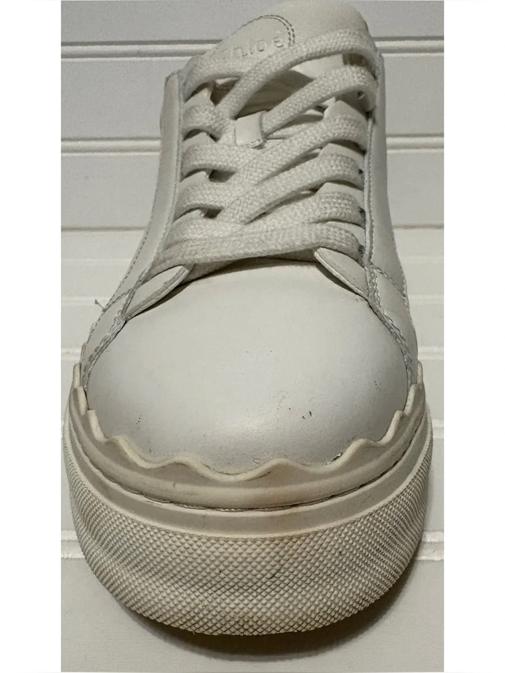 CHLOE Lauren White Leather Scallop Sneakers Shoes Womens Size 37 US Size 7